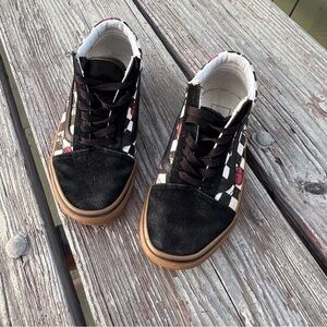 Women’s cherry Old Skool Vans